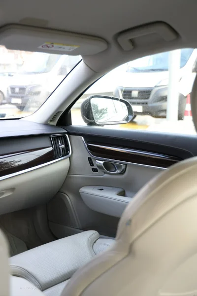 Volvo S90 40