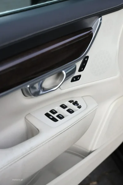 Volvo S90 9