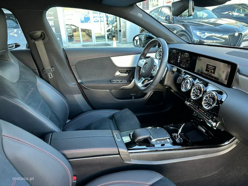 Mercedes-Benz CLA C118 CLA 200 31