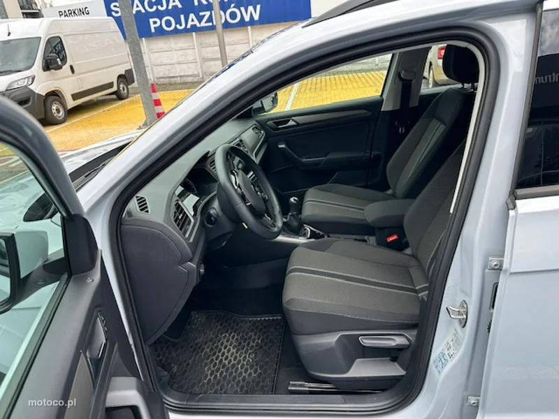 Volkswagen T-Roc A1 13