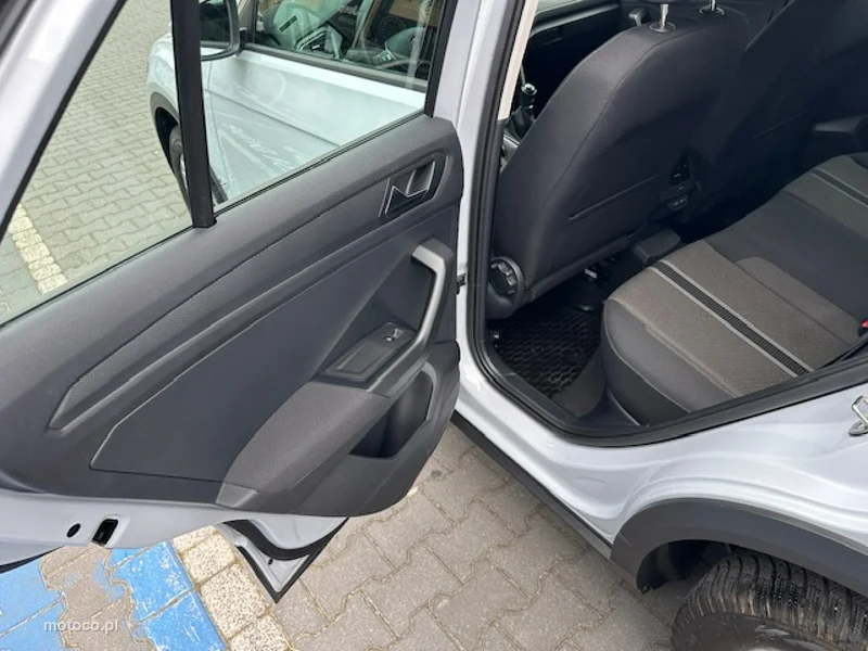 Volkswagen T-Roc A1 17