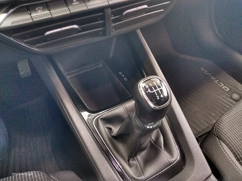 Skoda Octavia IV 12