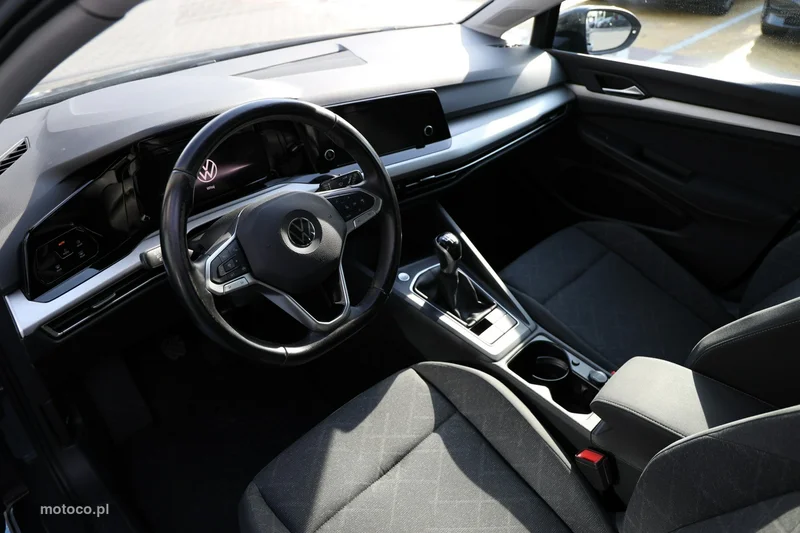 Volkswagen Golf VIII 13