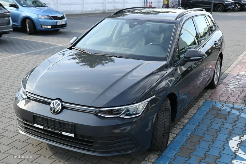 Volkswagen Golf VIII 5