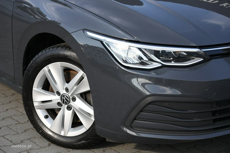 Volkswagen Golf VIII 6