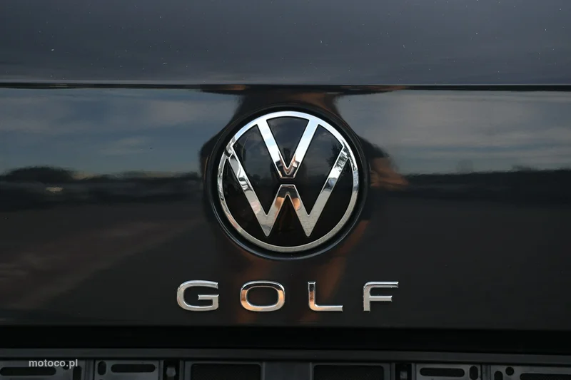 Volkswagen Golf VIII 10