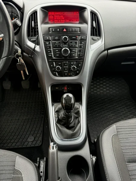 Opel Astra J 15