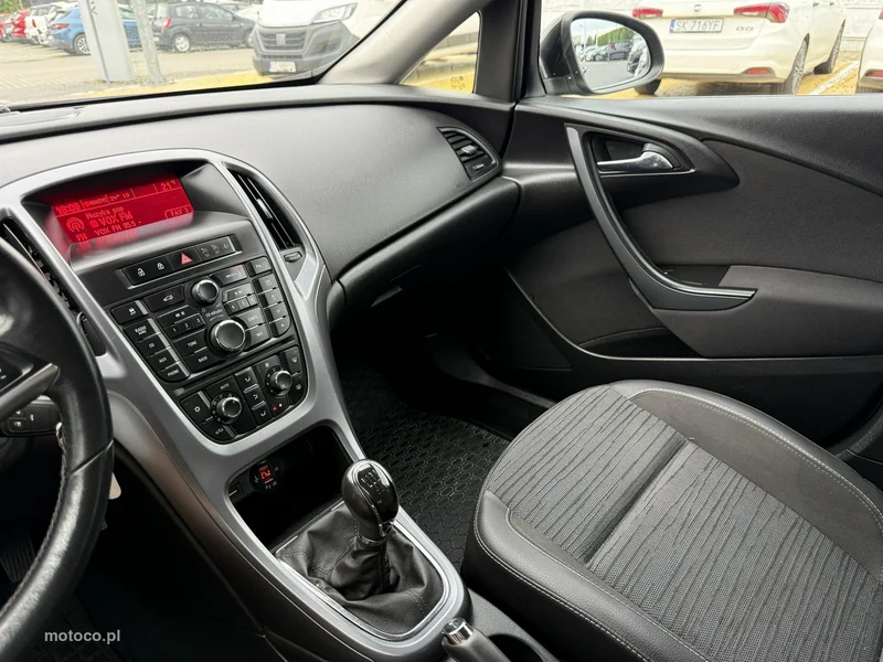 Opel Astra J 18