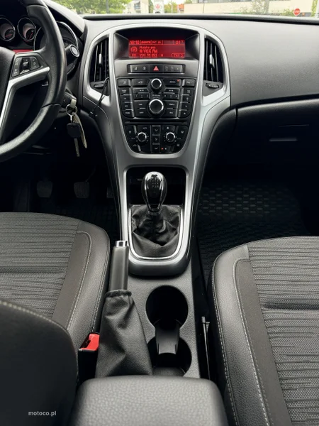 Opel Astra J 24