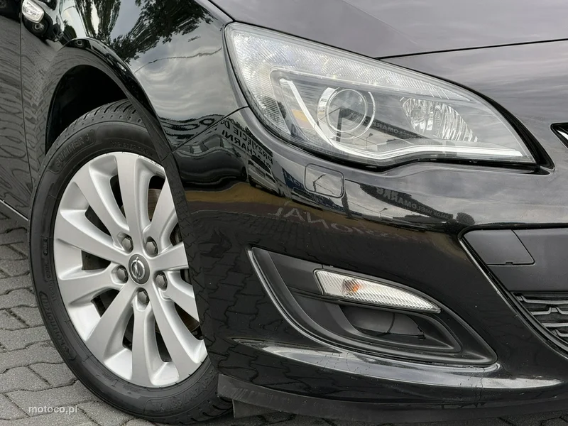 Opel Astra J 6