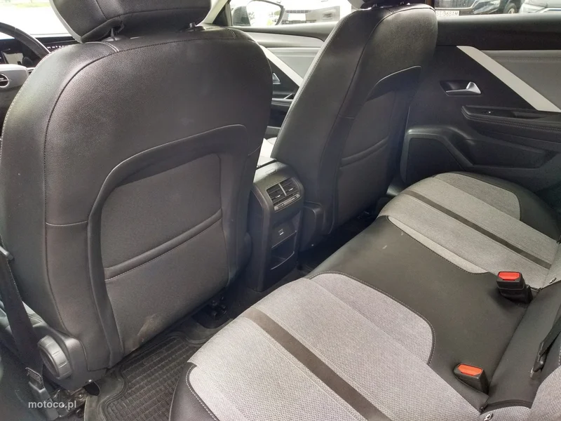 Opel Astra L 26