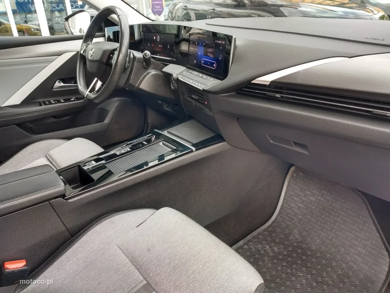 Opel Astra L 30
