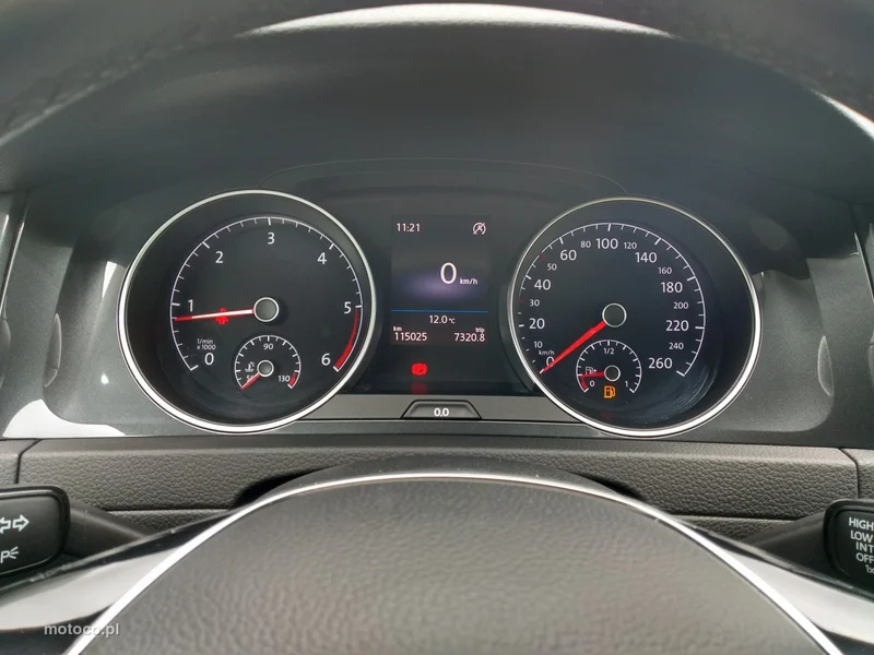 Volkswagen Golf VII 11