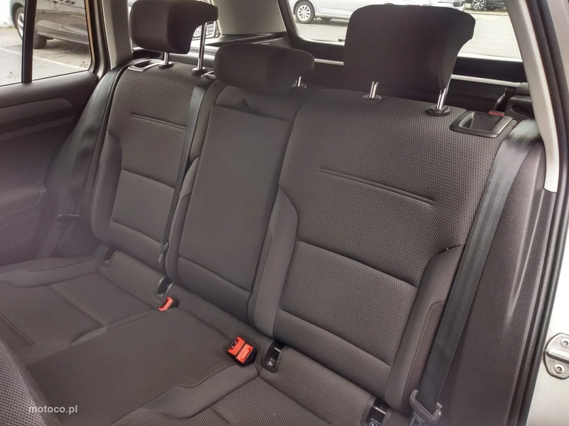 Volkswagen Golf VII 28
