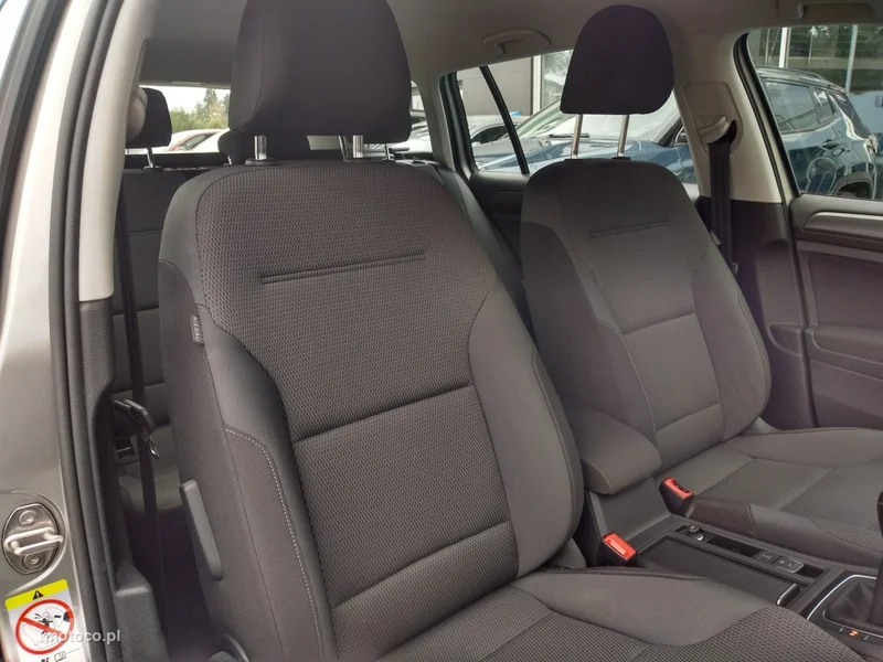 Volkswagen Golf VII 32