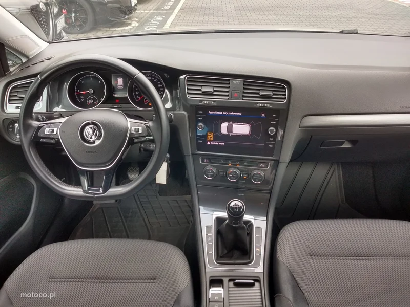 Volkswagen Golf VII 10