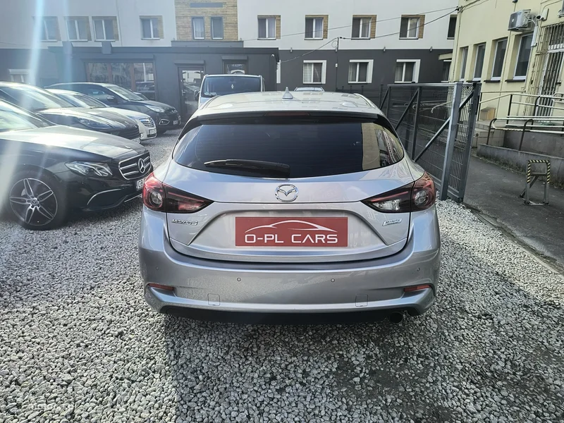 Mazda 3 5