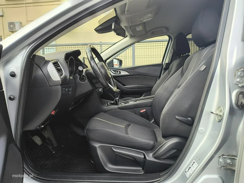 Mazda 3 8