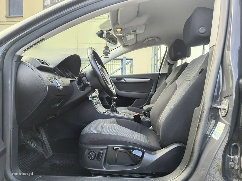 Volkswagen Passat B7 13