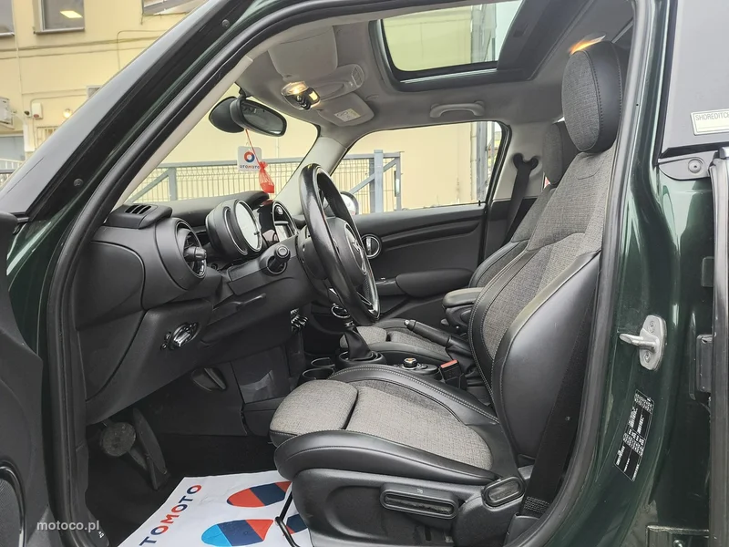 MINI Cooper 8