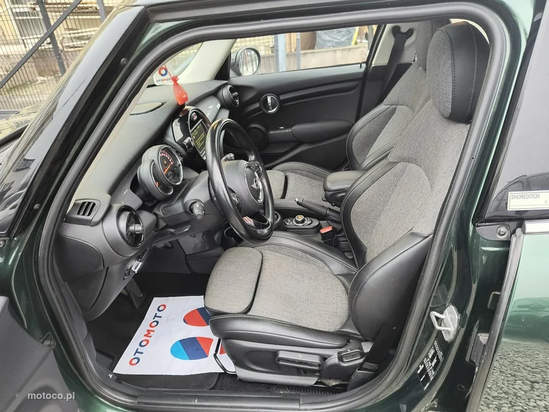 MINI Cooper 9