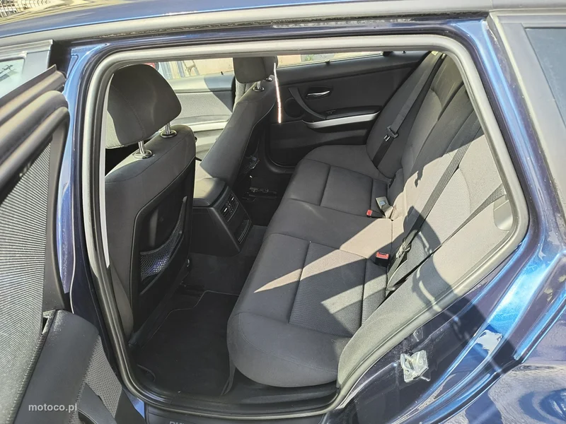 BMW Seria 3 E90 318 11