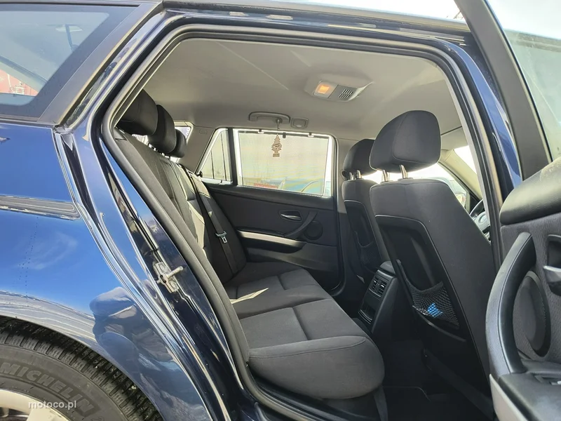 BMW Seria 3 E90 318 13