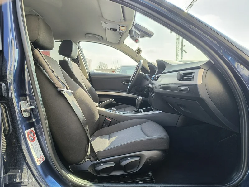 BMW Seria 3 E90 318 15