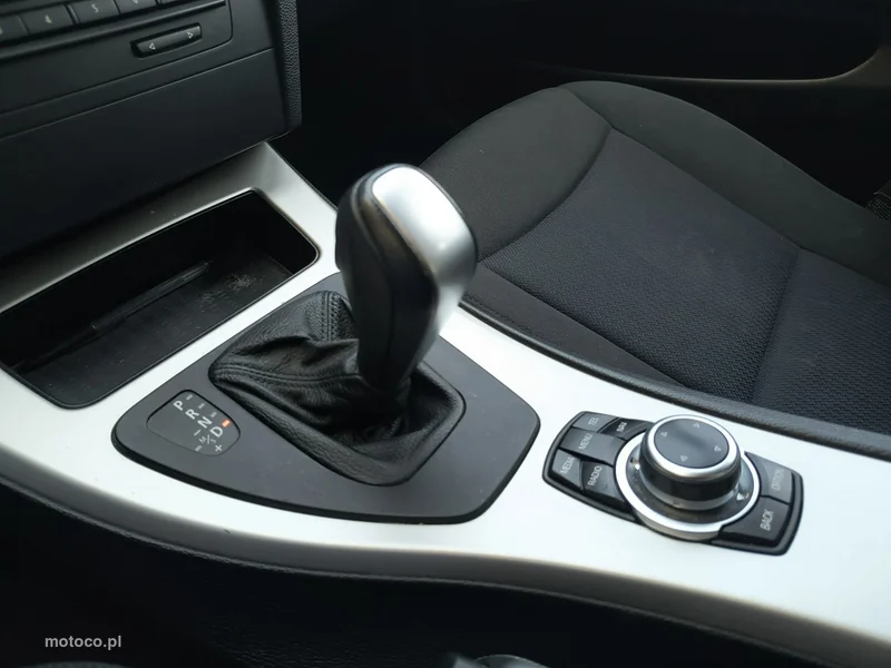 BMW Seria 3 E90 318 21