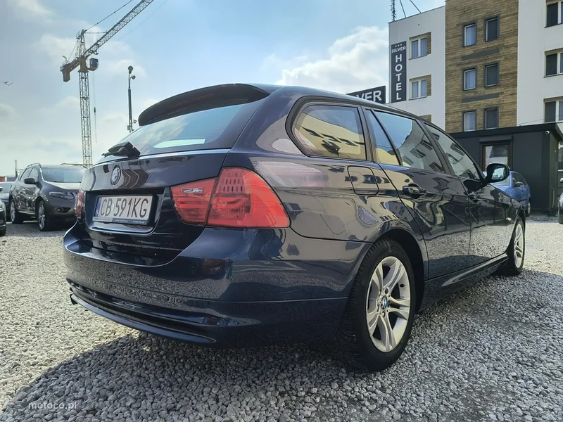 BMW Seria 3 E90 318 27