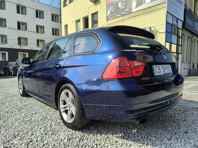 BMW Seria 3 E90 318 28