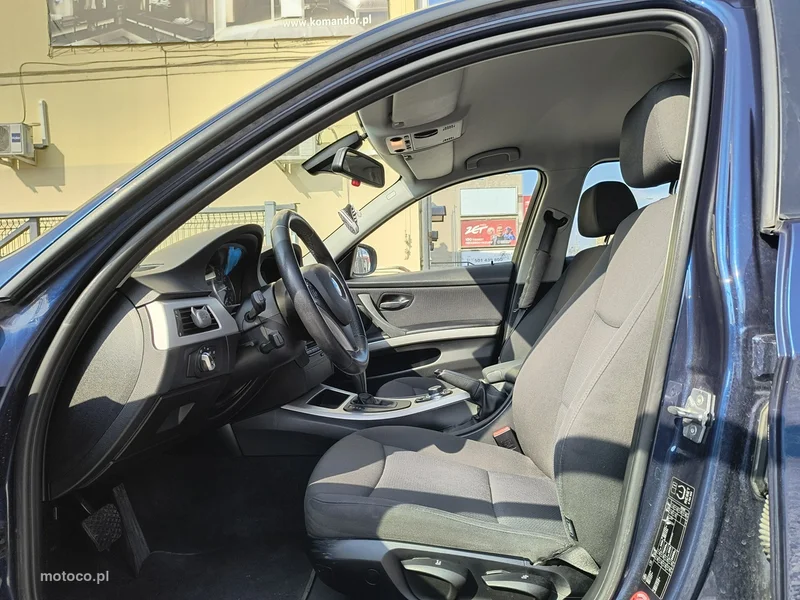 BMW Seria 3 E90 318 8