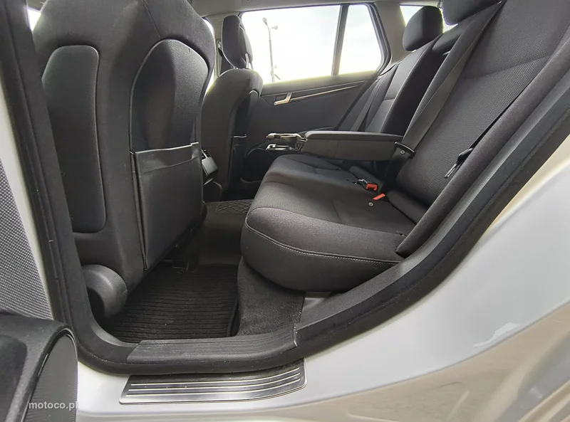 Mercedes-Benz Klasa C W204 C 220 15