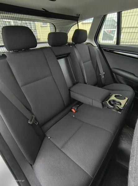 Mercedes-Benz Klasa C W204 C 220 18