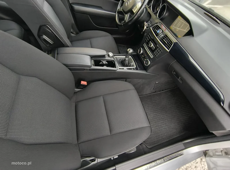 Mercedes-Benz Klasa C W204 C 220 24