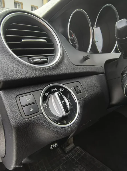Mercedes-Benz Klasa C W204 C 220 28