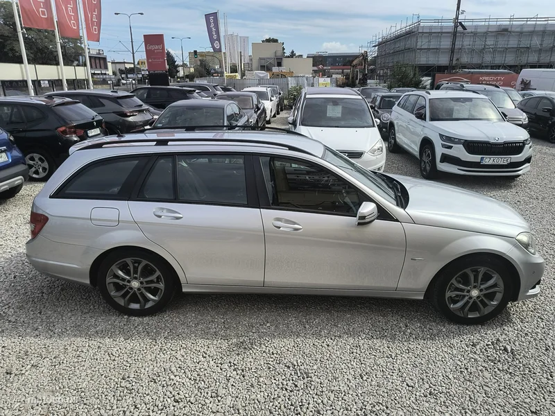 Mercedes-Benz Klasa C W204 C 220 41