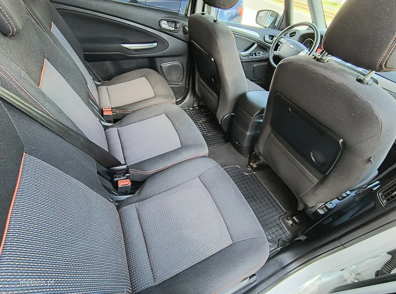 Ford Galaxy II 24