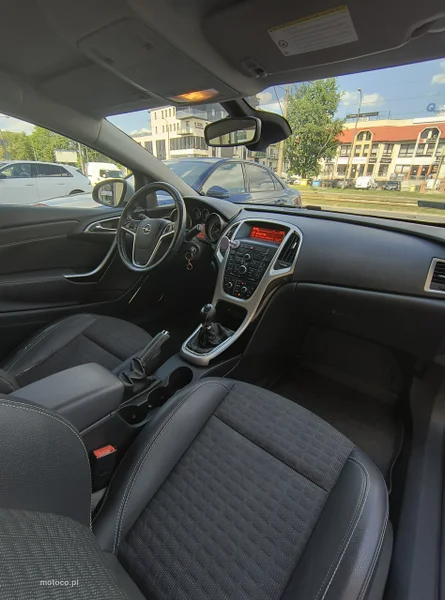 Opel Astra GTC 15