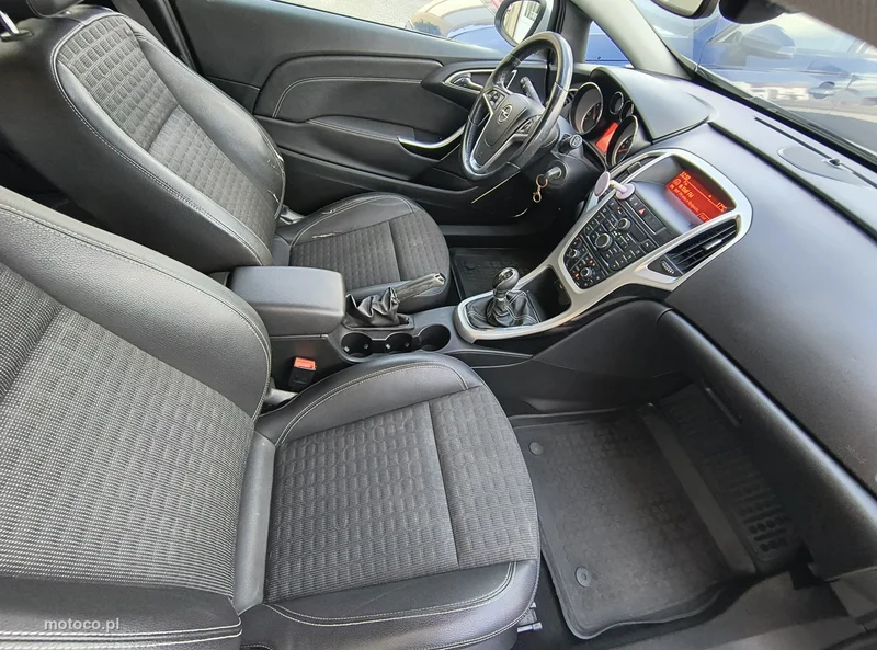 Opel Astra GTC 18