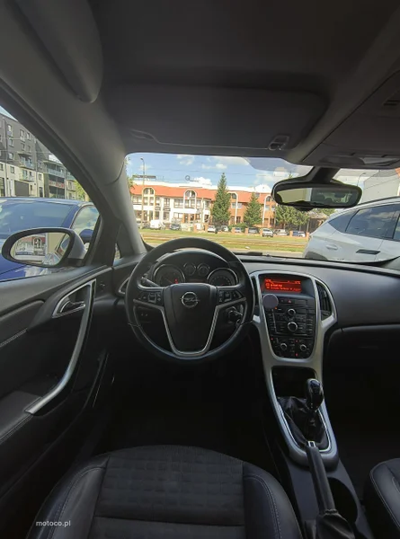 Opel Astra GTC 19