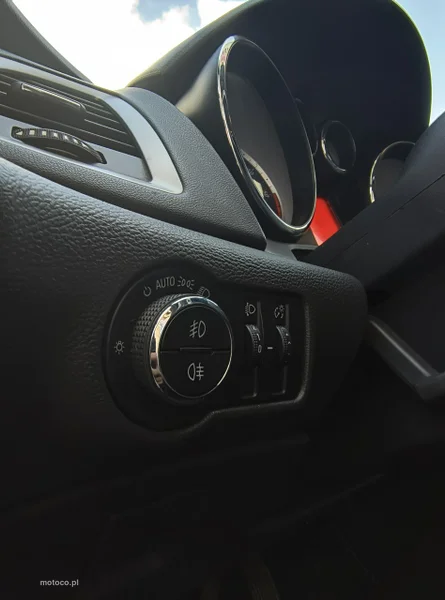 Opel Astra GTC 24
