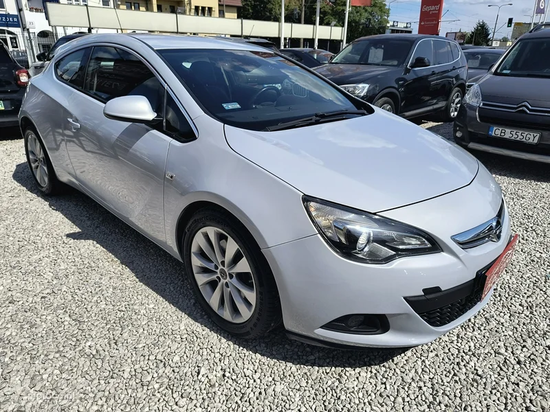 Opel Astra GTC 38