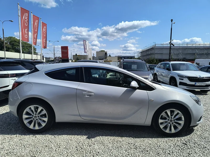 Opel Astra GTC 43