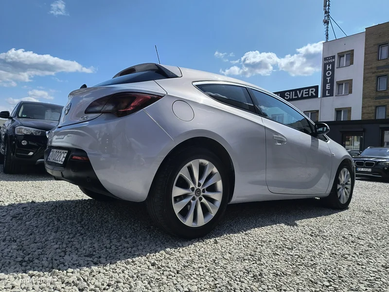 Opel Astra GTC 48