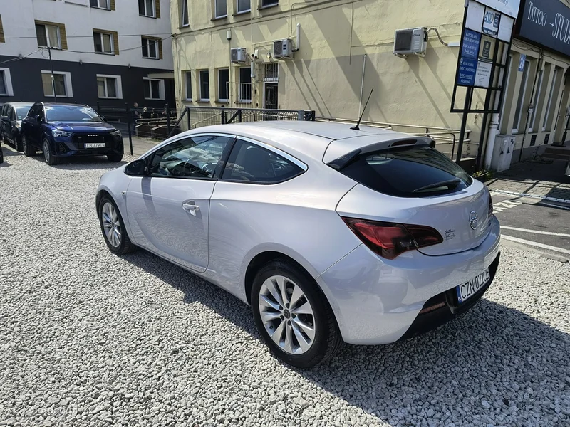 Opel Astra GTC 6