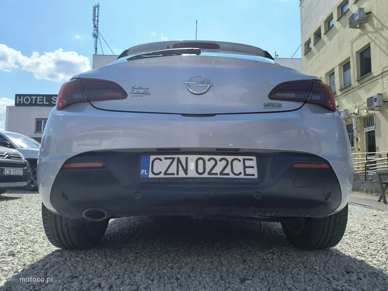 Opel Astra GTC 51