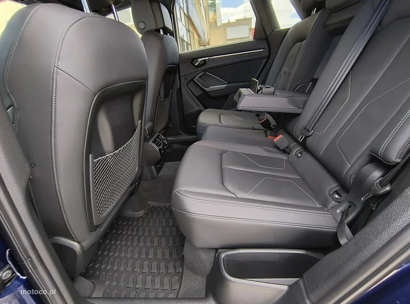 Audi Q3 F3 16