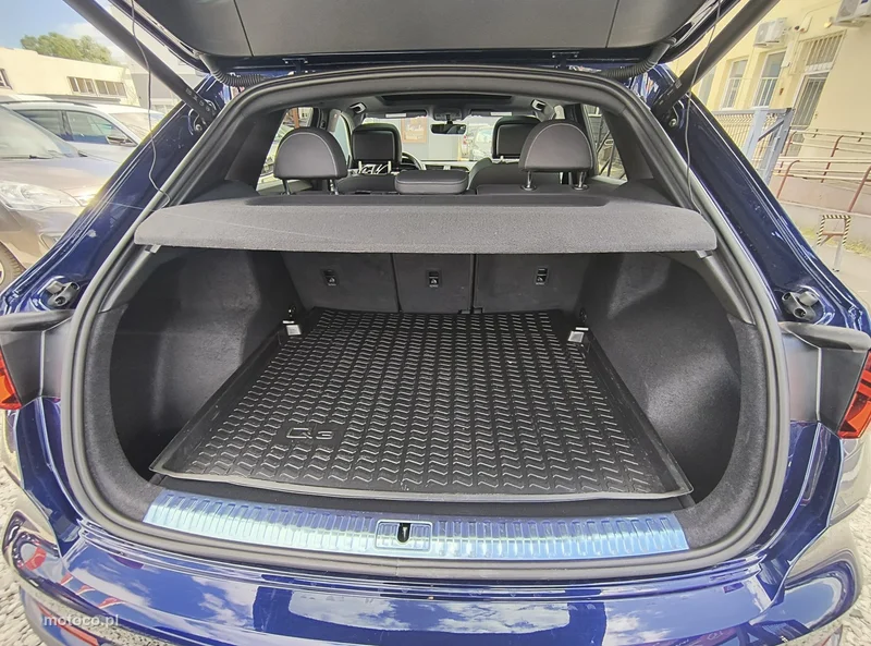 Audi Q3 F3 18