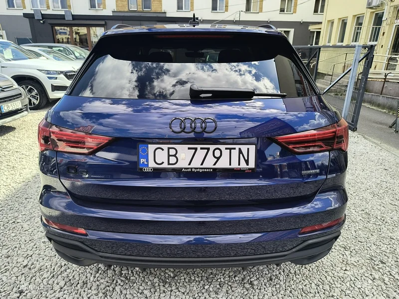 Audi Q3 F3 4